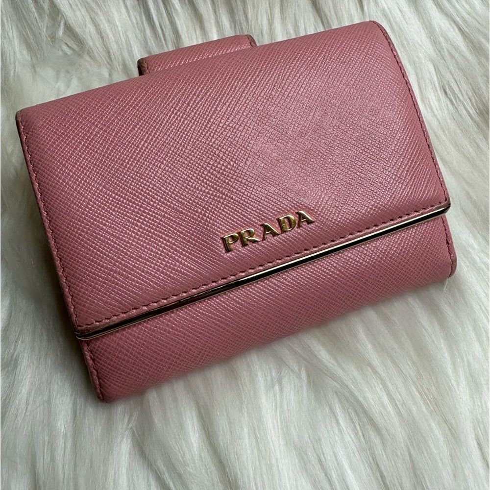💯Authentic Prada compact Wallet 🍀